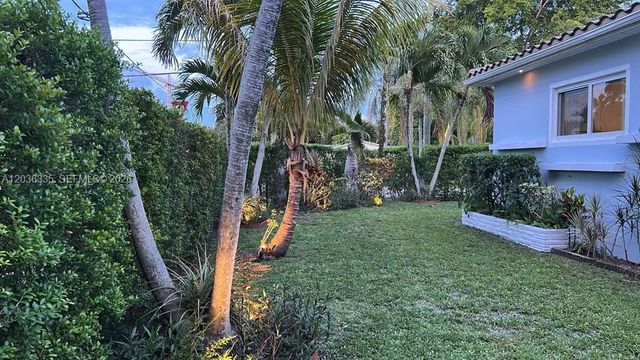 390 NE 127th St, North Miami, FL 33161