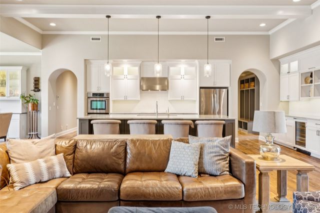 644 W 77th Place, Tulsa, OK 74132