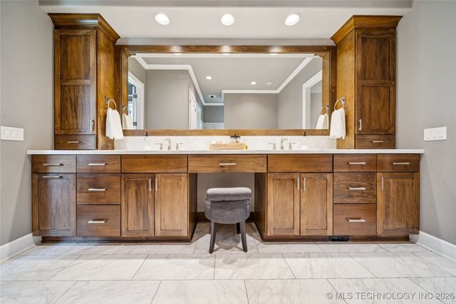 644 W 77th Place, Tulsa, OK 74132