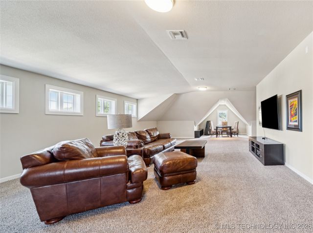 644 W 77th Place, Tulsa, OK 74132