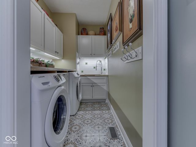 430 Augusta Court, Franklin, IN 46131