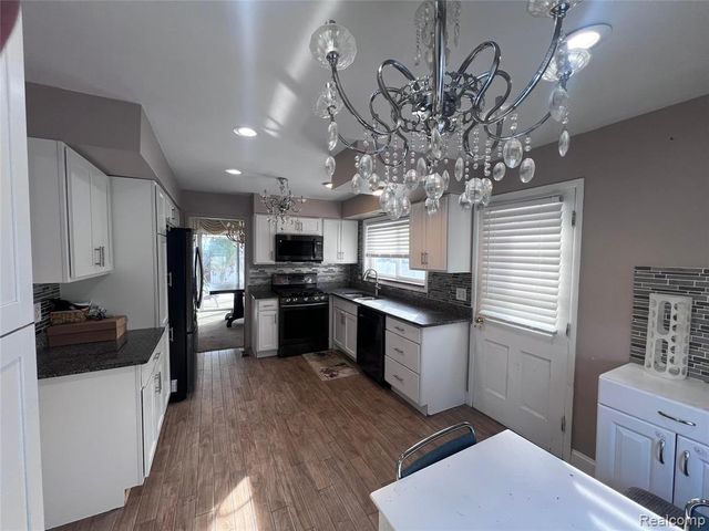 4601 NE Larme Avenue, Allen Park, MI 48101