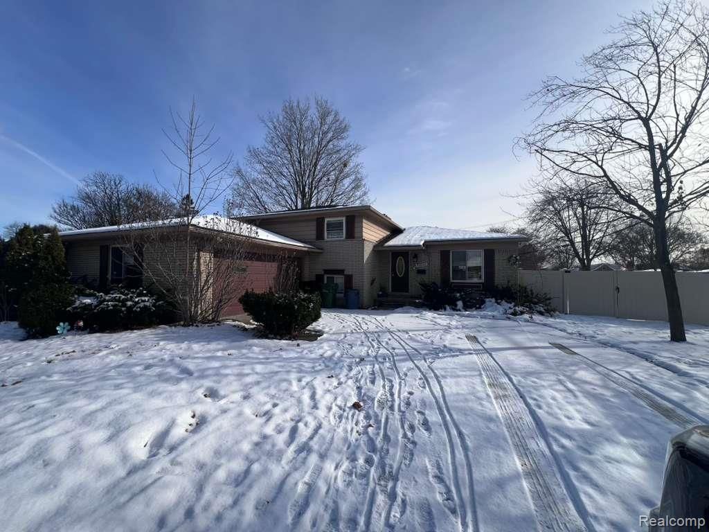 4601 NE Larme Avenue, Allen Park, MI 48101