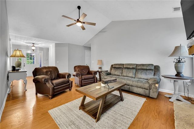 160 Laurel Lane, Social Circle, GA 30025