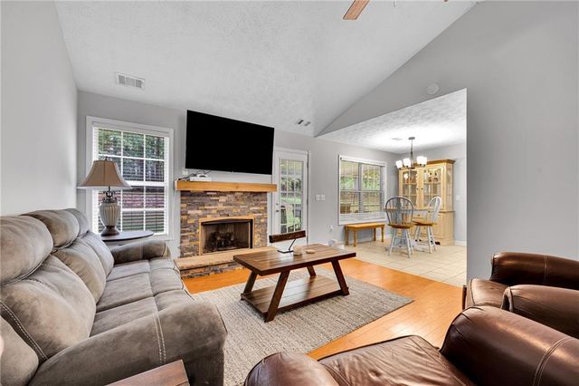 160 Laurel Lane, Social Circle, GA 30025