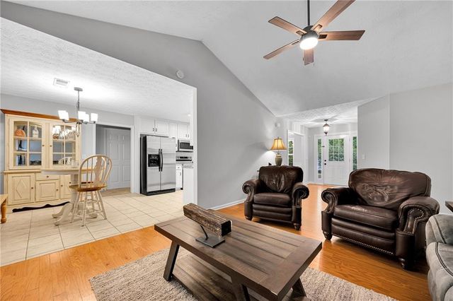 160 Laurel Lane, Social Circle, GA 30025