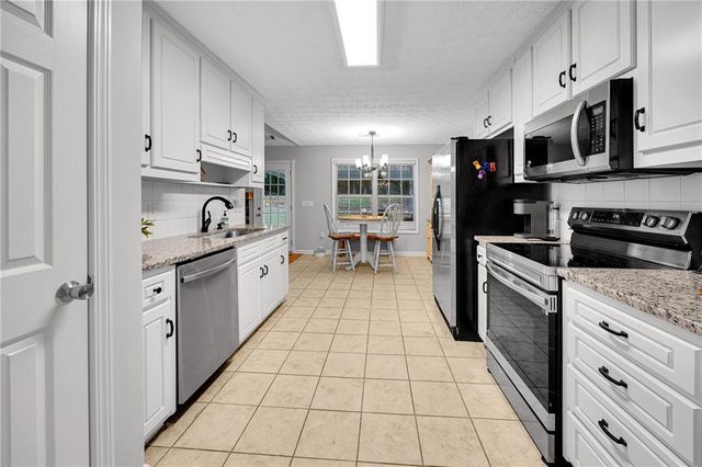 160 Laurel Lane, Social Circle, GA 30025