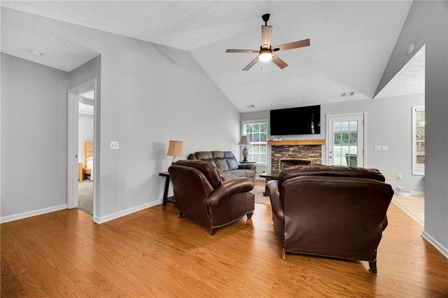 160 Laurel Lane, Social Circle, GA 30025