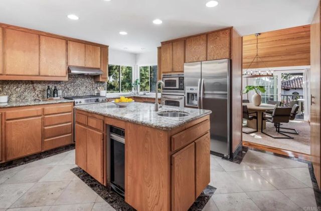 279 Hillcrest Drive, Encinitas, CA 92024