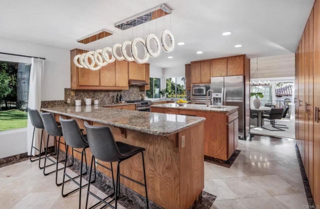 279 Hillcrest Drive, Encinitas, CA 92024