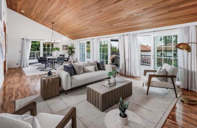 279 Hillcrest Drive, Encinitas, CA 92024