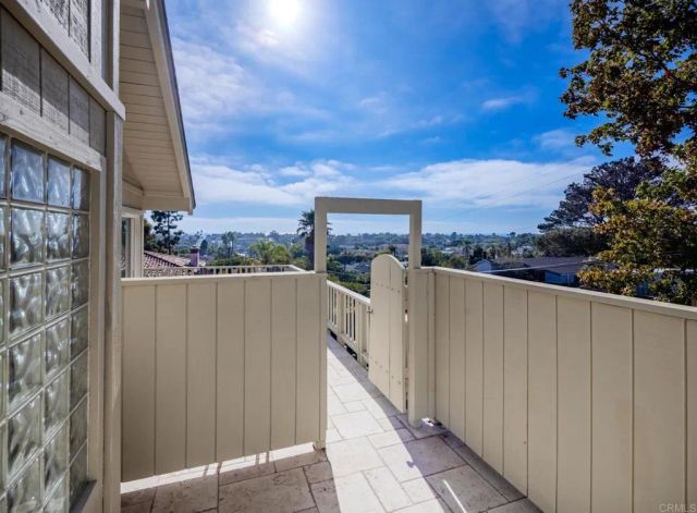 279 Hillcrest Drive, Encinitas, CA 92024