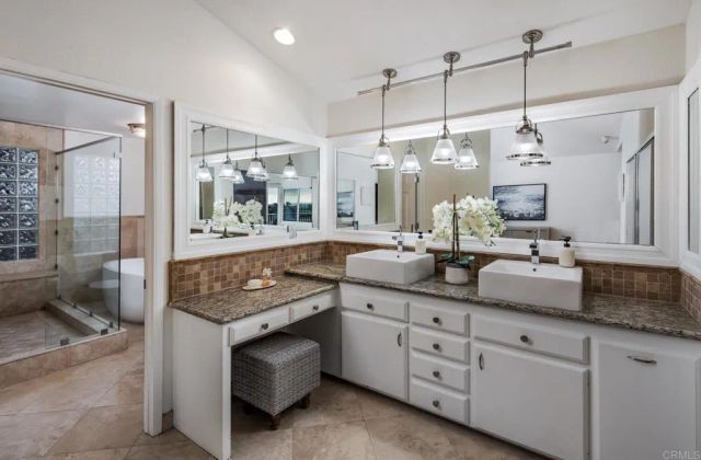 279 Hillcrest Drive, Encinitas, CA 92024
