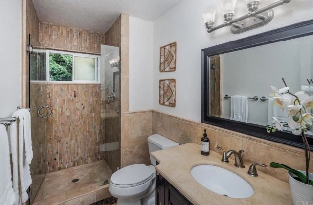 279 Hillcrest Drive, Encinitas, CA 92024