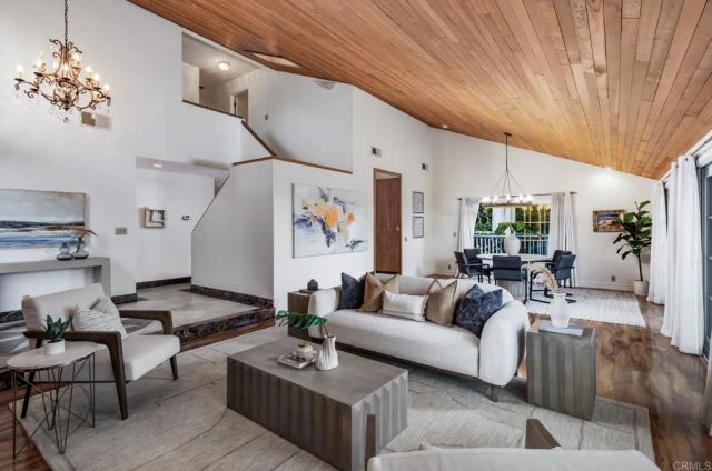 279 Hillcrest Drive, Encinitas, CA 92024