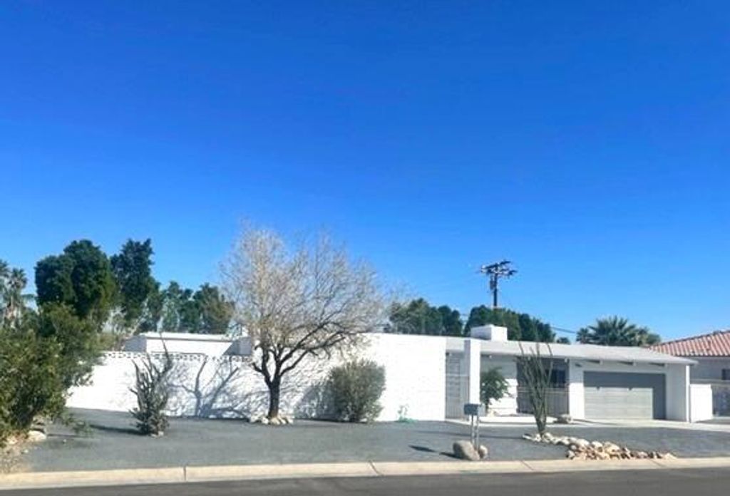 2630 N Biskra Road, Palm Springs, CA 92262