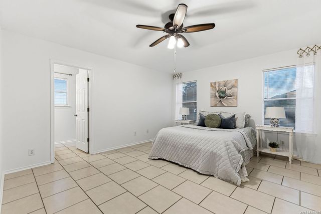 2226 RED ROCK XING, San Antonio, TX 78245
