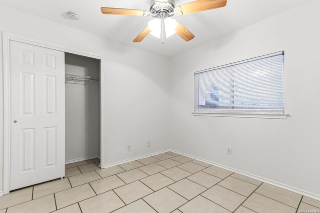 2226 RED ROCK XING, San Antonio, TX 78245