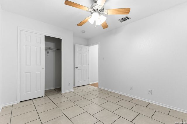 2226 RED ROCK XING, San Antonio, TX 78245