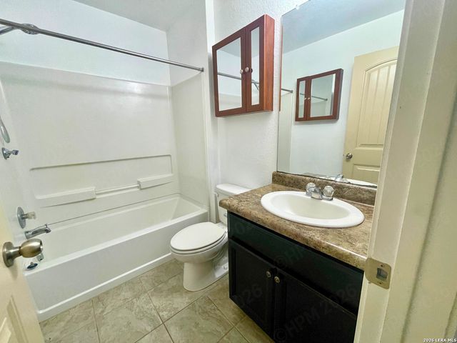 1408 Doncaster, Seguin, TX 78155