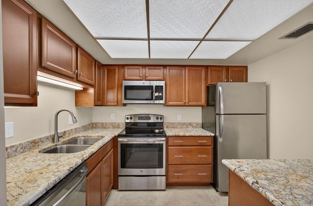 4169 Oak Terrace Drive, Greenacres, FL 33463