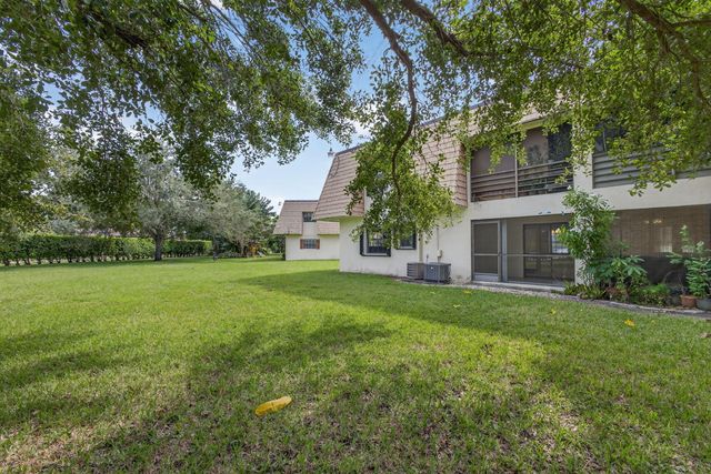 4169 Oak Terrace Drive, Greenacres, FL 33463