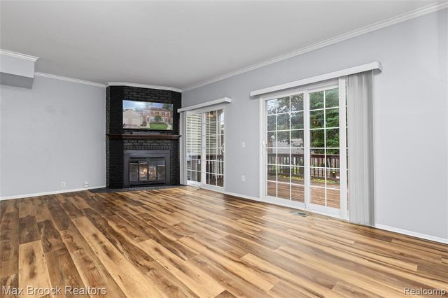 1157 Pine Ridge Court, Rochester Hills, MI 48306