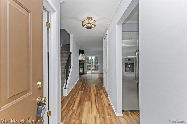 1157 Pine Ridge Court, Rochester Hills, MI 48306