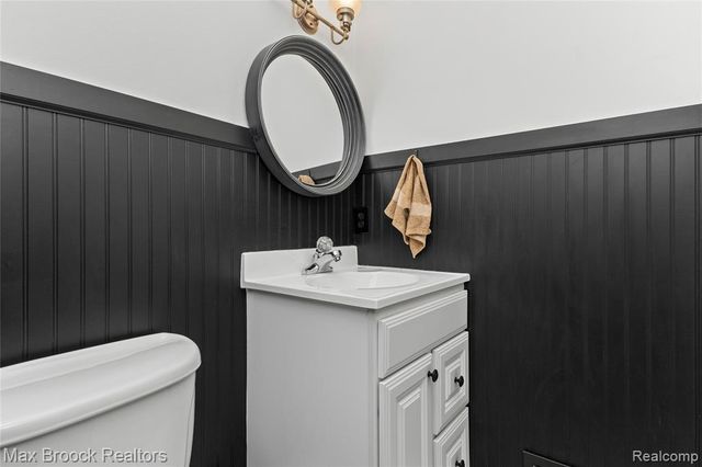 1157 Pine Ridge Court, Rochester Hills, MI 48306