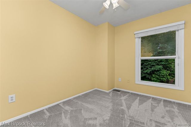 1157 Pine Ridge Court, Rochester Hills, MI 48306