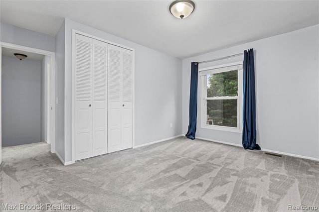 1157 Pine Ridge Court, Rochester Hills, MI 48306