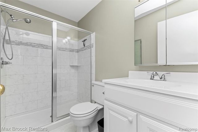 1157 Pine Ridge Court, Rochester Hills, MI 48306