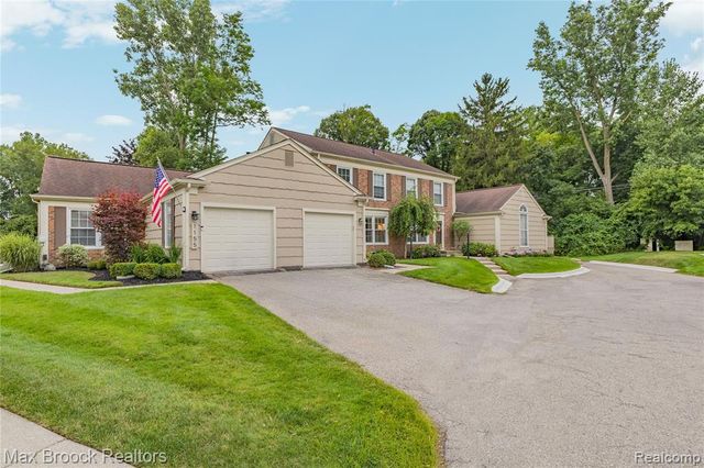 1157 Pine Ridge Court, Rochester Hills, MI 48306