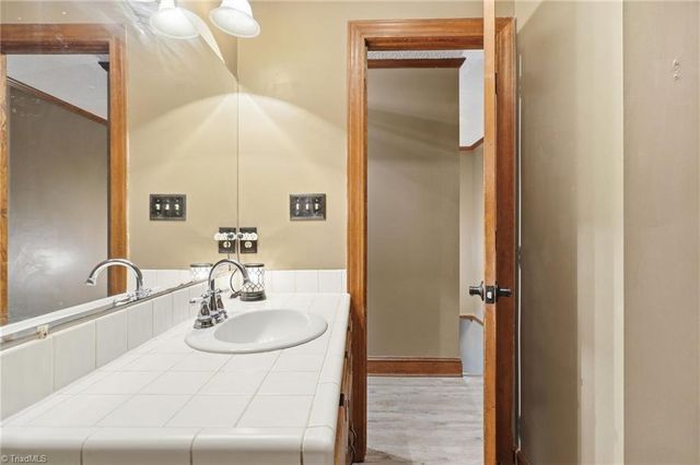 173 Maple Court, Lexington, NC 27295
