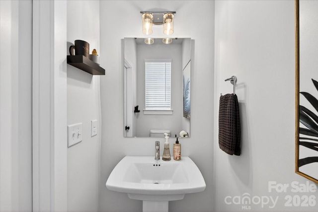 7017 Loso Commons Way, Charlotte, NC 28217