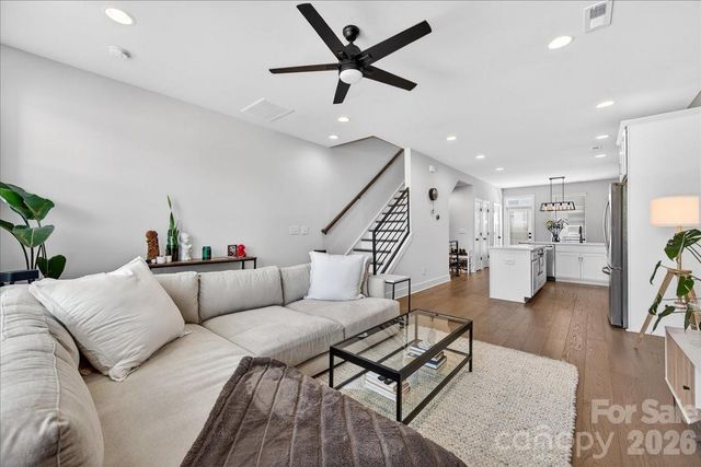 7017 Loso Commons Way, Charlotte, NC 28217