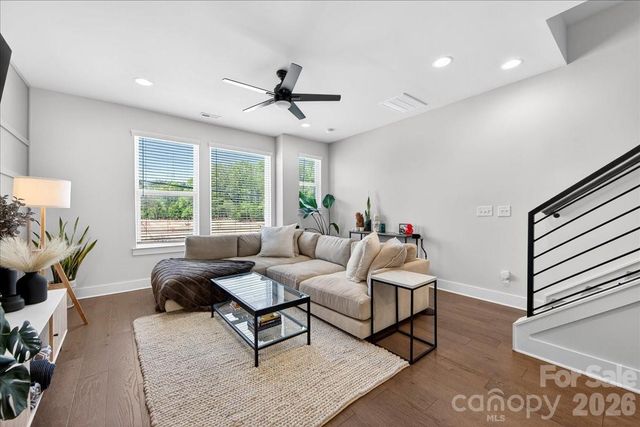 7017 Loso Commons Way, Charlotte, NC 28217