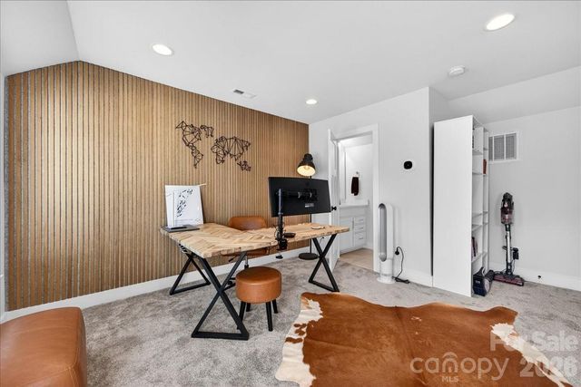 7017 Loso Commons Way, Charlotte, NC 28217