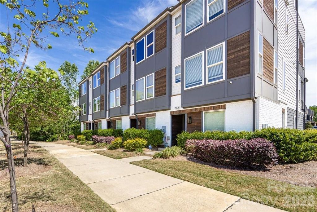 7017 Loso Commons Way, Charlotte, NC 28217