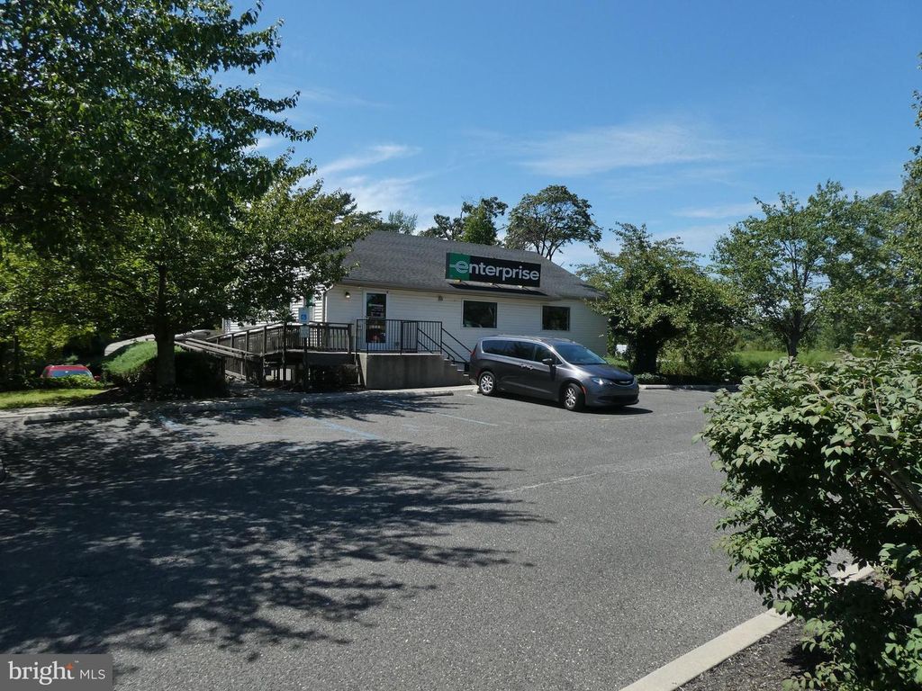 198 S ROUTE 73, Berlin, NJ 08009