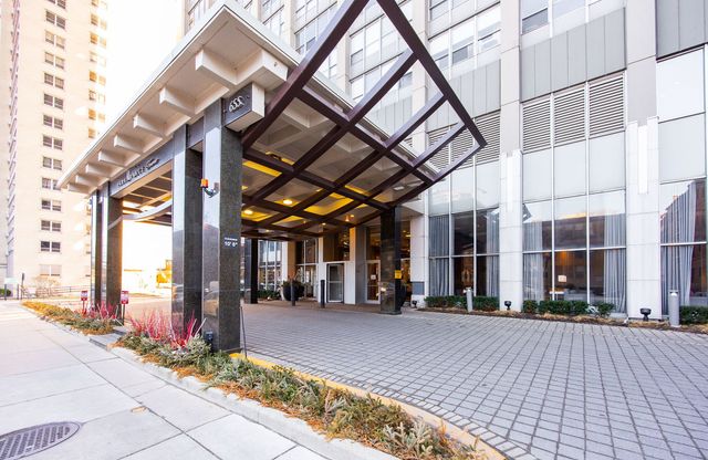 655 W Irving Park Road 3708, Chicago, IL 60613