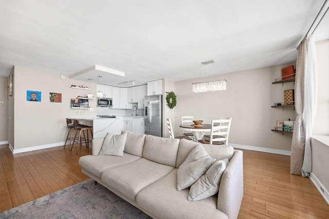 655 W Irving Park Road 3708, Chicago, IL 60613