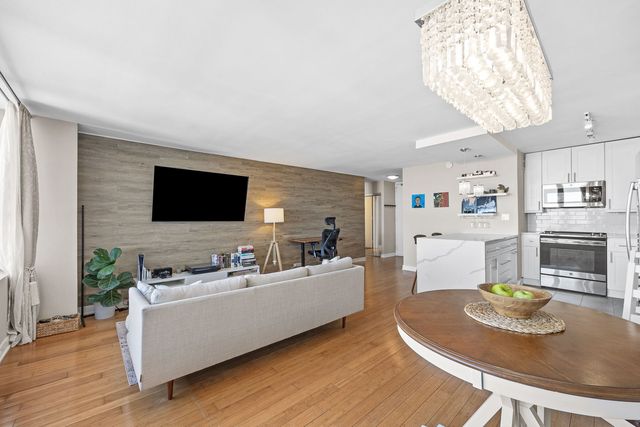 655 W Irving Park Road 3708, Chicago, IL 60613