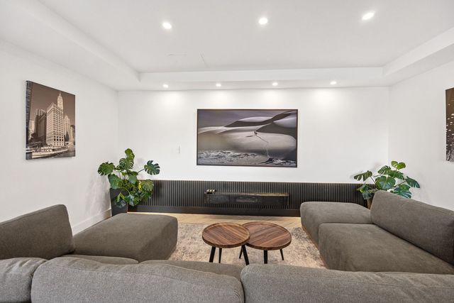 655 W Irving Park Road 3708, Chicago, IL 60613