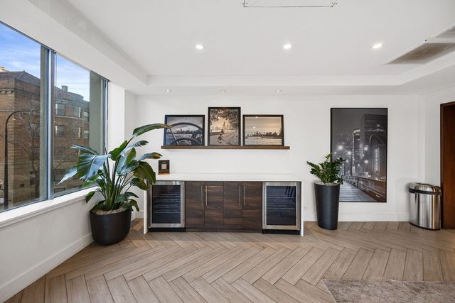 655 W Irving Park Road 3708, Chicago, IL 60613