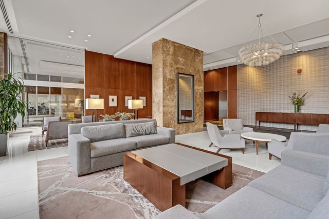 655 W Irving Park Road 3708, Chicago, IL 60613