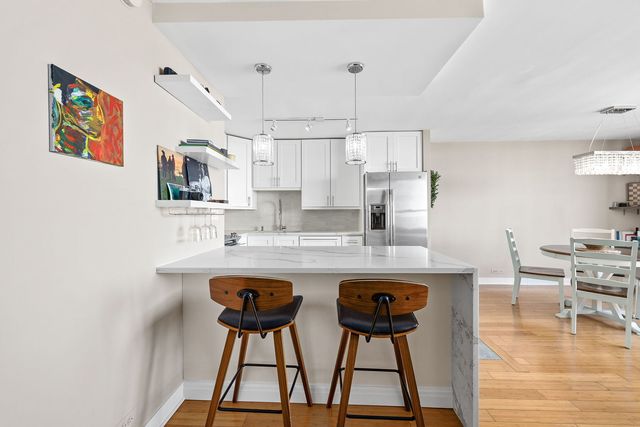 655 W Irving Park Road 3708, Chicago, IL 60613