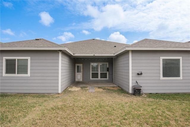 3913 Woodhouse Lane, Corpus Christi, TX 78414