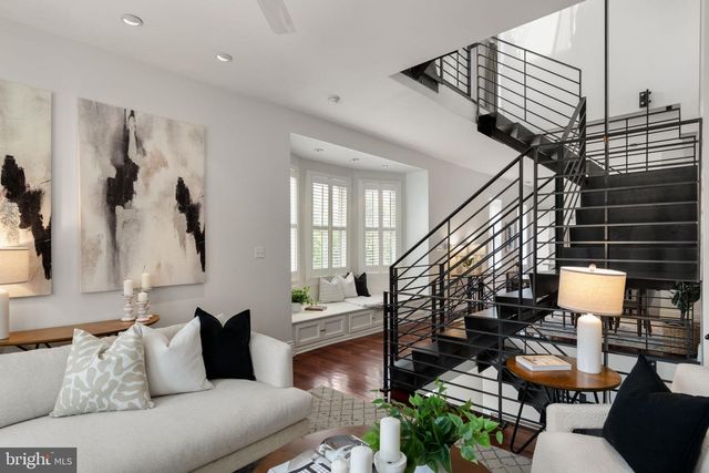 701 S 6TH ST, Philadelphia, PA 19147