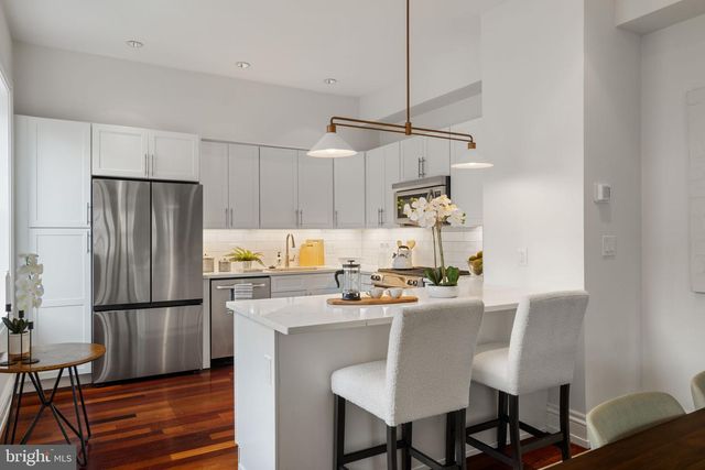 701 S 6TH ST, Philadelphia, PA 19147
